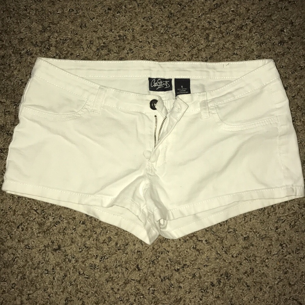 ❌SOLD❌Cute white shorts